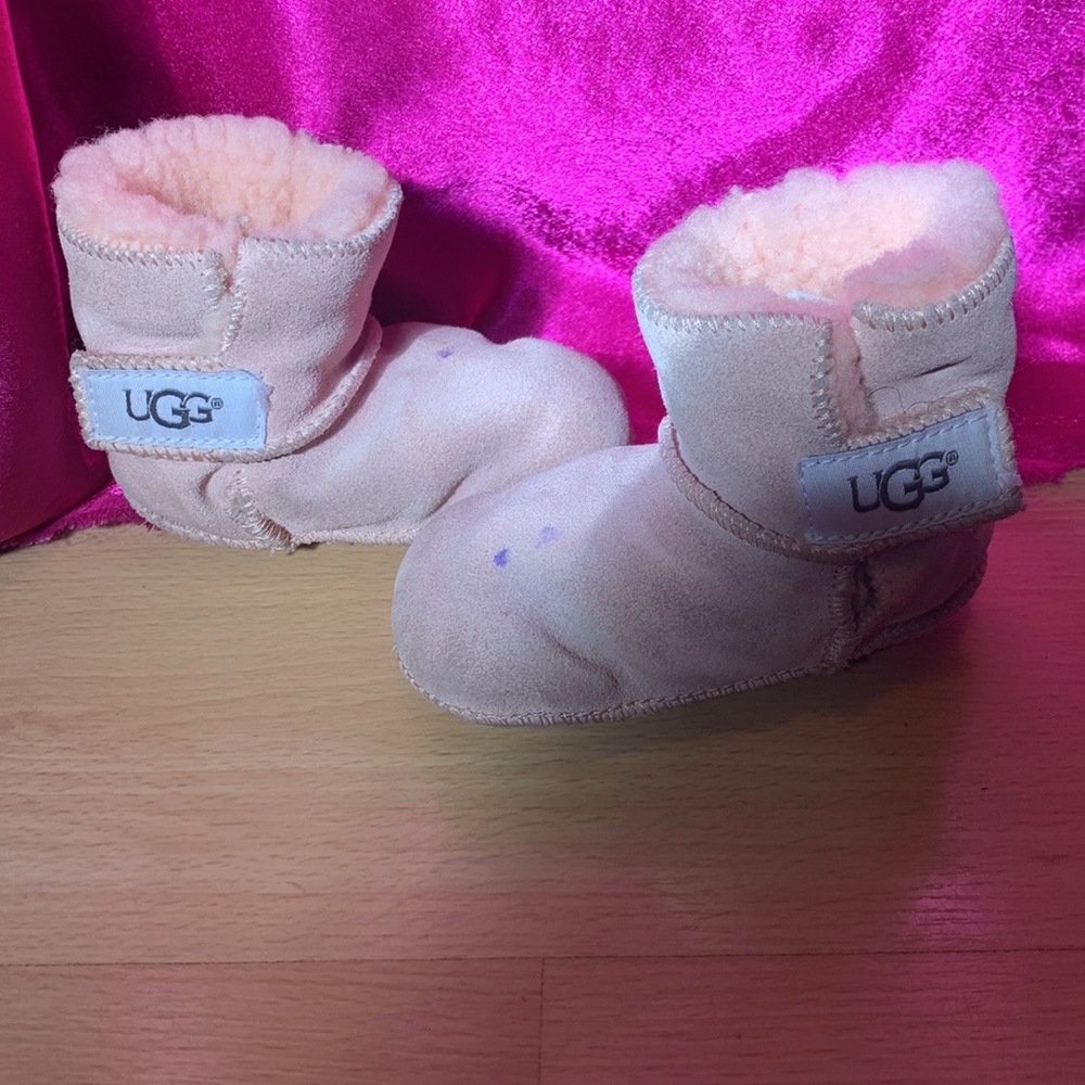 Cute little baby UGGs size 4 baby pink pre-loved